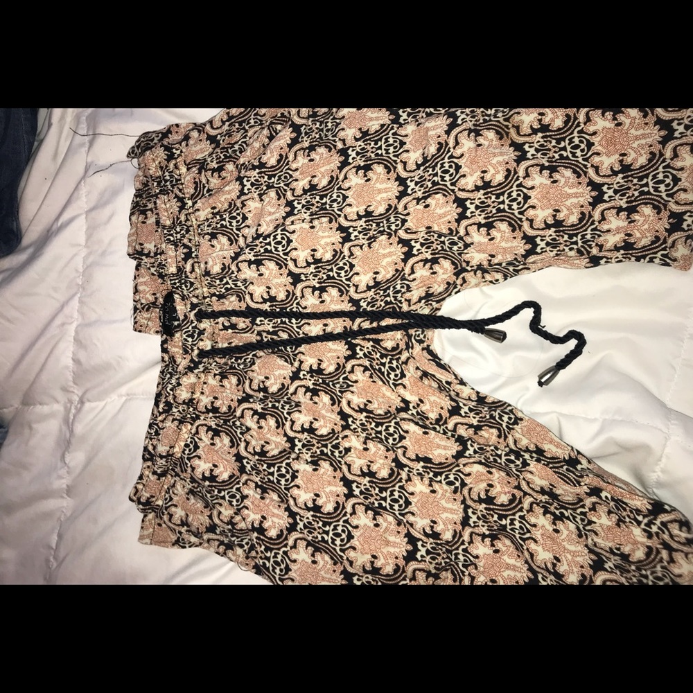 Comfy patterned pants - Picture 2 of 3